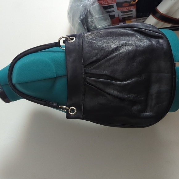 ROOTS Genuine Leather Bag - Picture 15 of 15